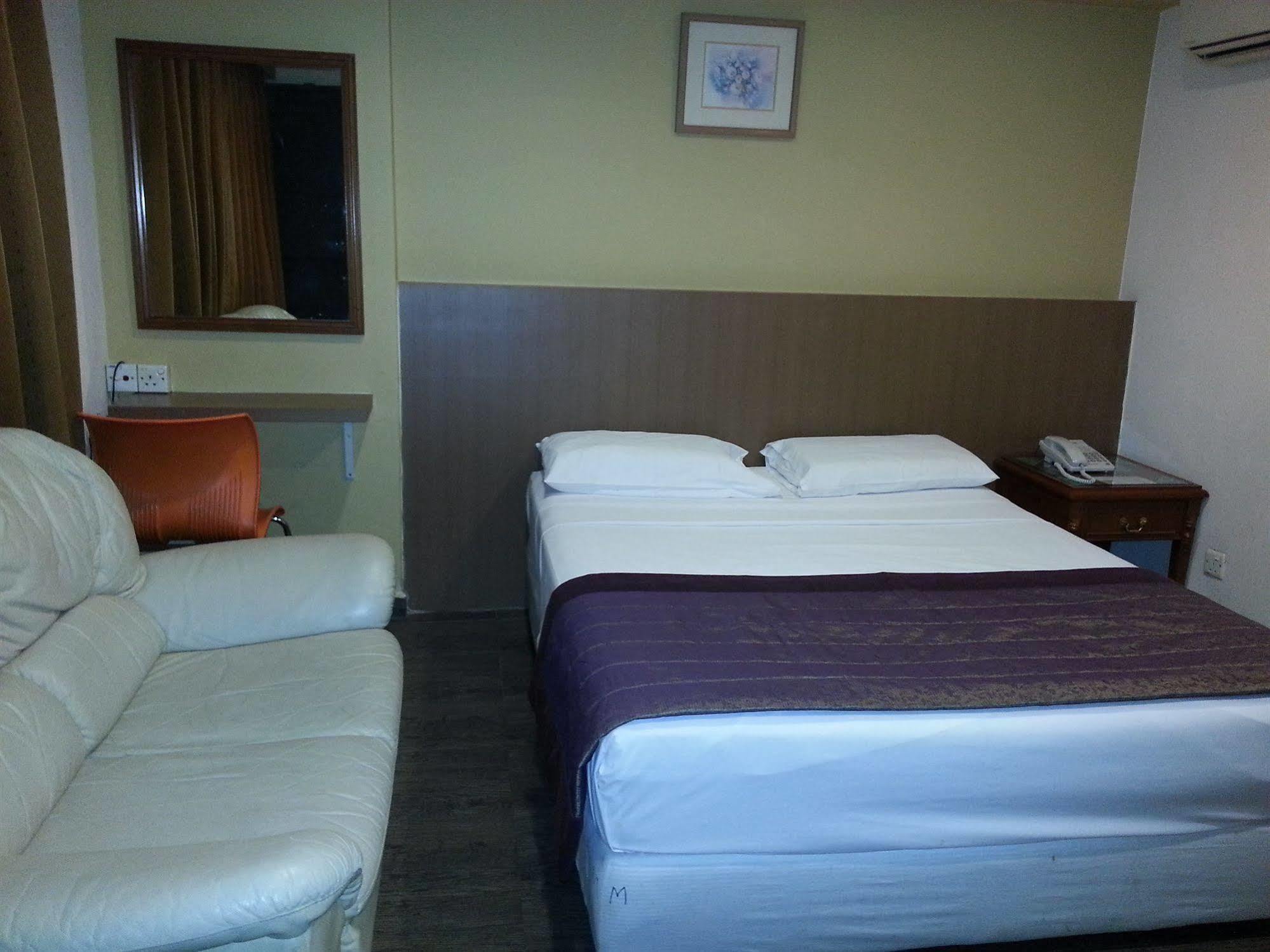 Oyo 106 Beach Hotel Singapore Exterior photo