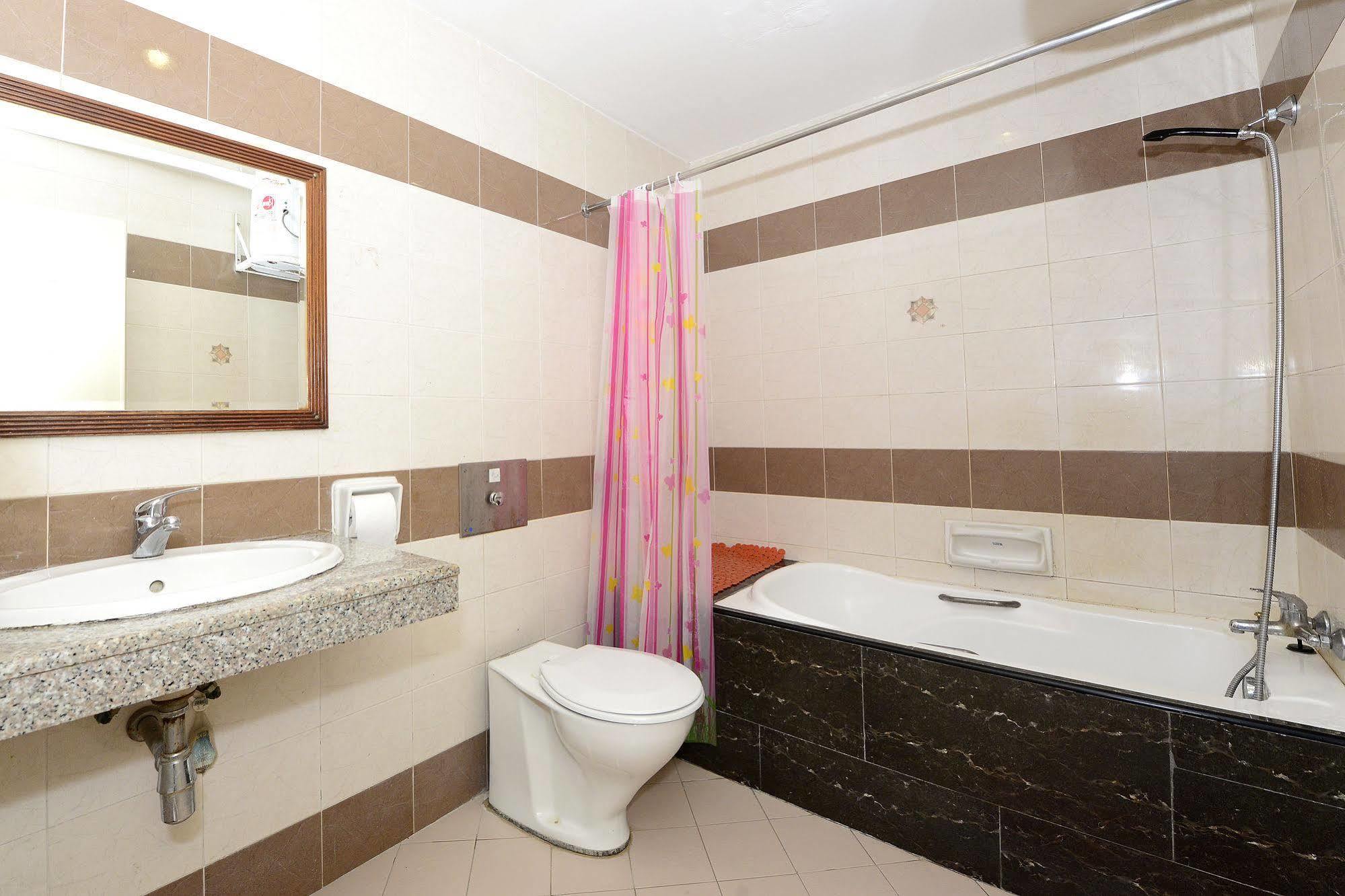 Oyo 106 Beach Hotel Singapore Exterior photo